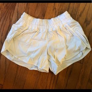 Lululemon Tracker Shorts (size 4)